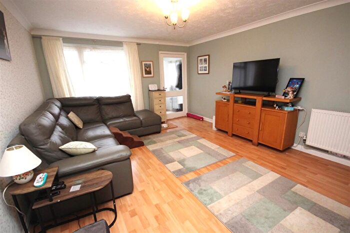 2 Bedroom House For Sale In Belvedere Gardens, Seaford, BN25