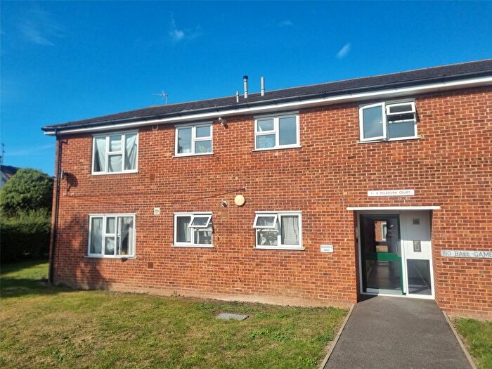 1 Bedroom Flat For Sale In Middle Mead, Rochford, Essex, SS4