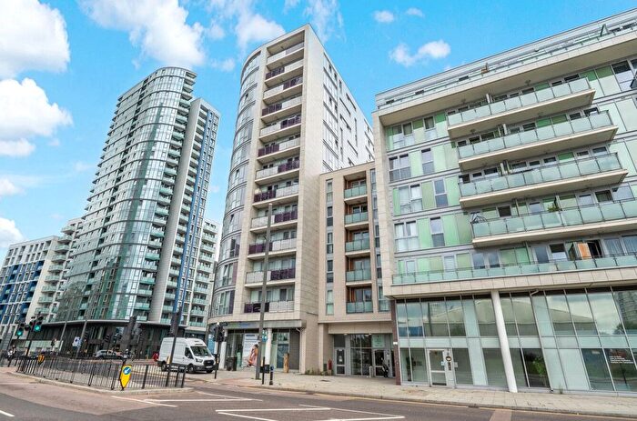 2 Bedroom Flat To Rent In Rick Roberts Way, London, E15