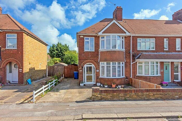 3 Bedroom End Of Terrace House To Rent In Eastwood Road, Sittingbourne, Kent, ME10