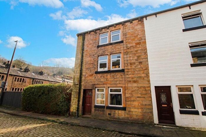 4 Bedroom End Of Terrace House To Rent In Market Street, Todmorden, OL14