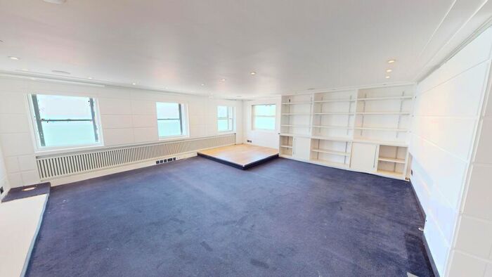 2 Bedroom Flat To Rent In Marine Parade, Brighton, BN2