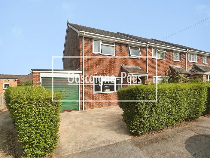 3 Bedroom Property To Rent In The Close, Tadley, RG26