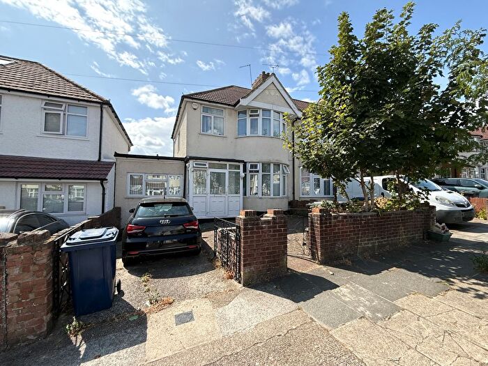 5 Bedroom End Of Terrace House For Sale In Eastcote Avenue, Greenford, UB6