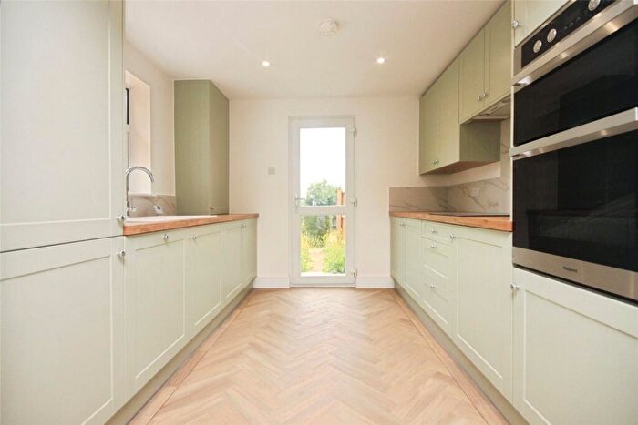 3 Bedroom Bungalow For Sale In Berens Close, Wickford, Essex, SS11