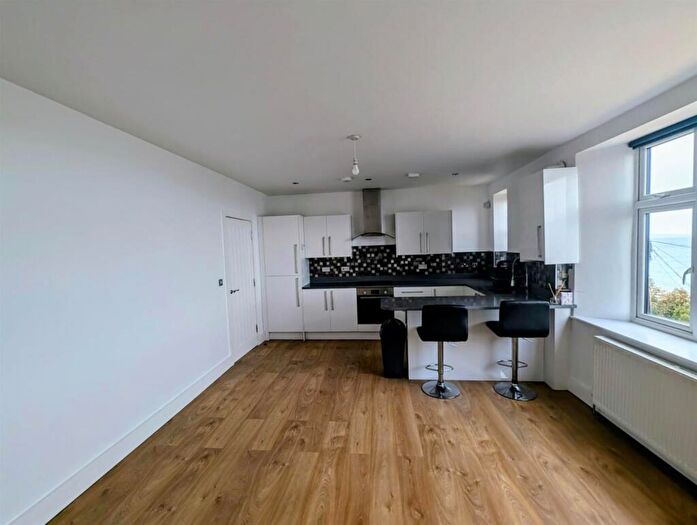 2 Bedroom Apartment To Rent In London House, Penmaenmawr, LL34