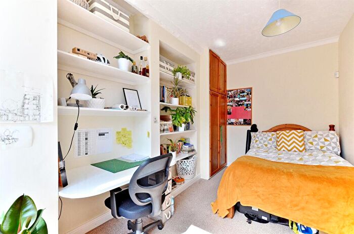 5 Bedroom House To Rent In Springvale Road, Crookes, S10
