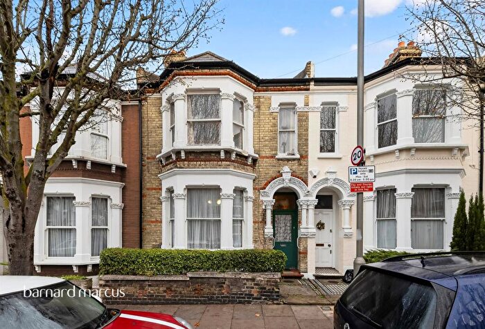 3 Bedroom Terraced House For Sale In Mallinson Road, London, SW11