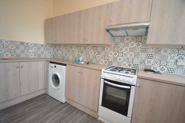 2 Bedroom Flat To Rent In Radcliffe Road, West Bridgford, NG2