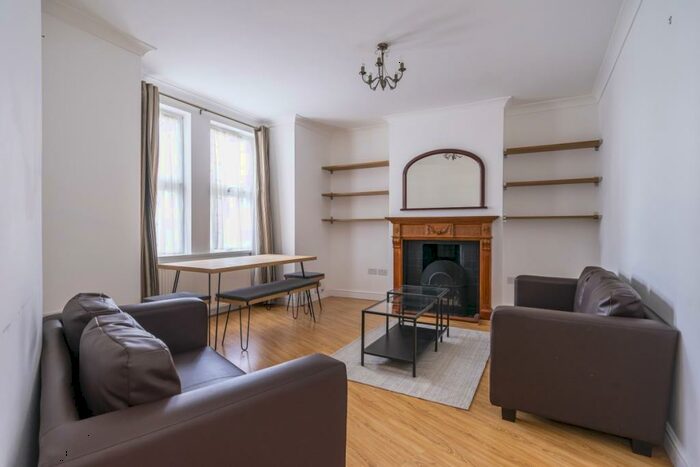 3 Bedroom Flat To Rent In Deacon Road London, NW2