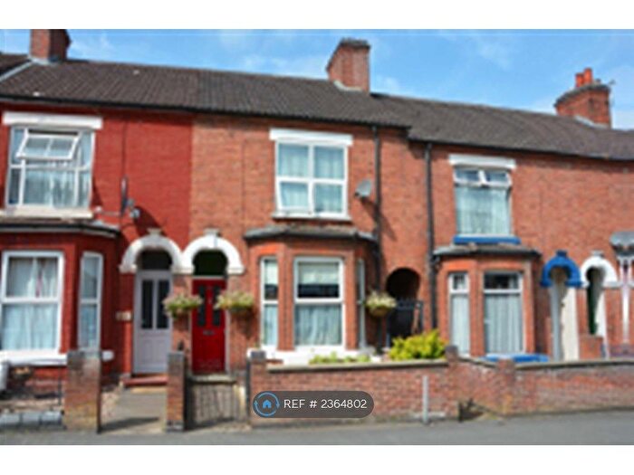3 Bedroom Terraced House To Rent In South Street, Rugby, CV21