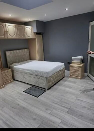 1 Bedroom Studio To Rent In Torridge Road, London, SL3