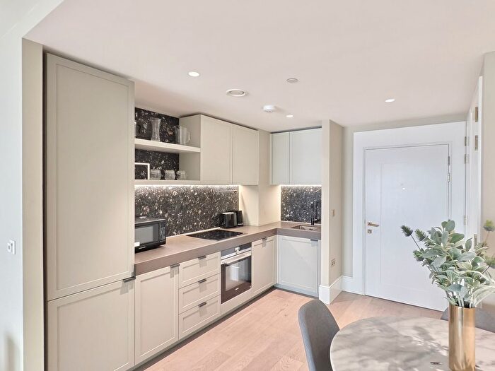 2 Bedroom Flat To Rent In Cutter Lane, London, SE10