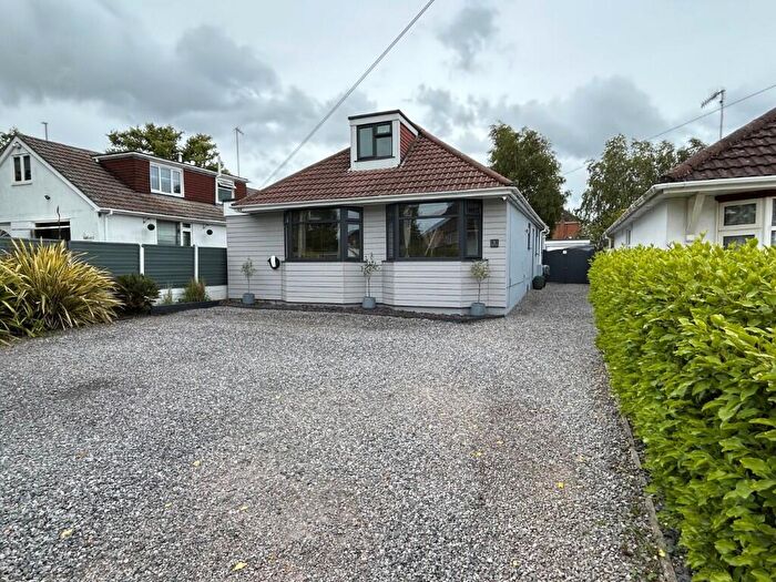 5 Bedroom Chalet For Sale In Moorland Way, Upton, Poole, BH16