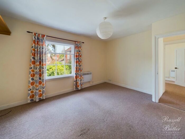 1 Bedroom Flat To Rent In West Street, Buckingham, MK18