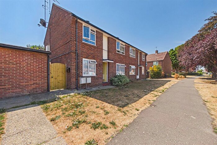 1 Bedroom Flat For Sale In Kingsham Avenue, Chichester, PO19