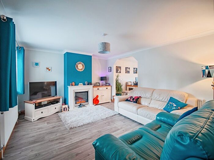 3 Bedroom End Of Terrace House For Sale In Butt Farm Close, Winterbourne Abbas, Dorchester, DT2