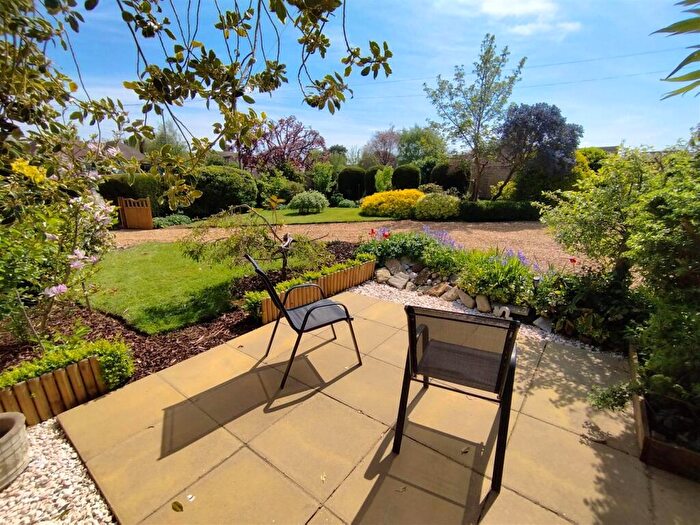 3 Bedroom Detached Bungalow For Sale In Glapthorn Road, Oundle, PE8