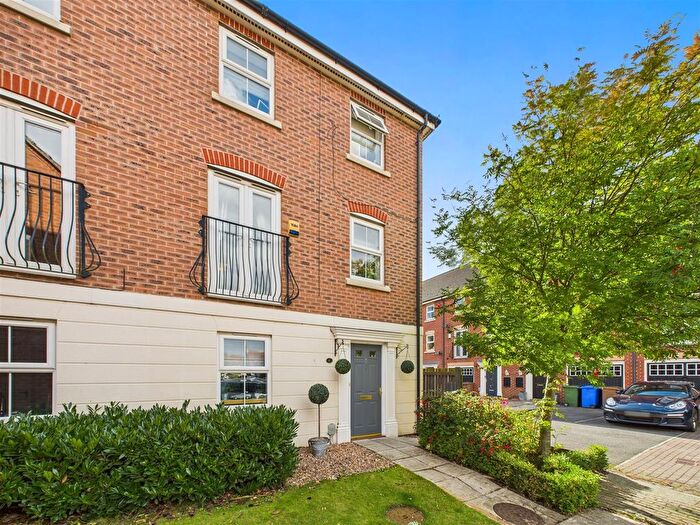 4 Bedroom Semi-Detached House For Sale In Bedale Mews, Brough, HU15
