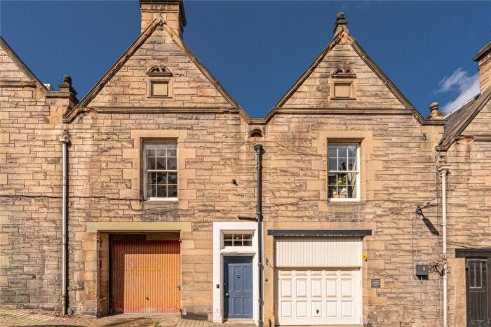 2 Bedroom Flat For Sale In / Rothesay Mews, Edinburgh, EH3