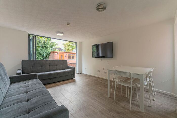 7 Bedroom Terraced House To Rent In Tiverton Road, B29