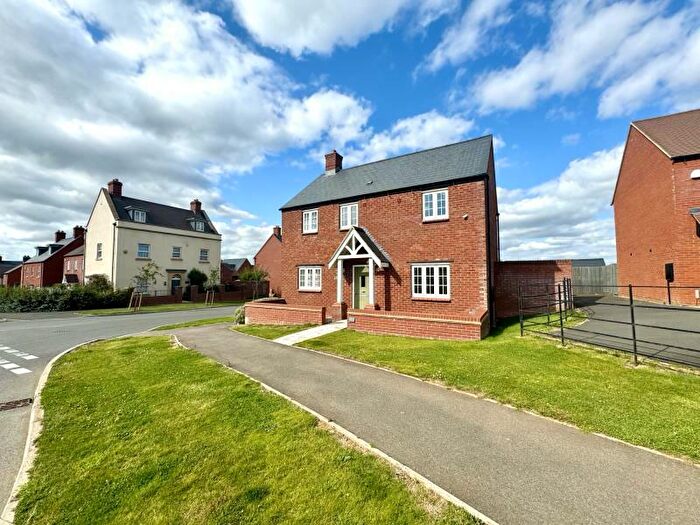 3 Bedroom Detached House To Rent In Redcar Road, Towcester, NN12