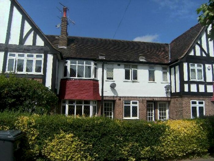 2 Bedroom Flat To Rent In Birkbeck Road, London, NW7