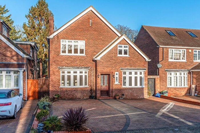 4 Bedroom Detached House To Rent In Seymour Gardens, Hanworth Park, TW13