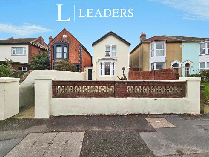 4 Bedroom Detached House For Sale In Brockhurst Road, Gosport, Hampshire, PO12