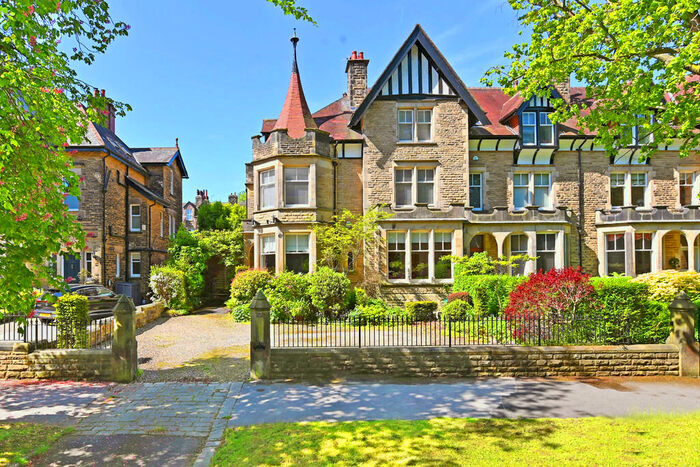 2 Bedroom Apartment To Rent In Park Avenue, Harrogate, HG2
