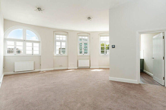 2 Bedroom Apartment For Sale In St Giles Tower, London, SE5