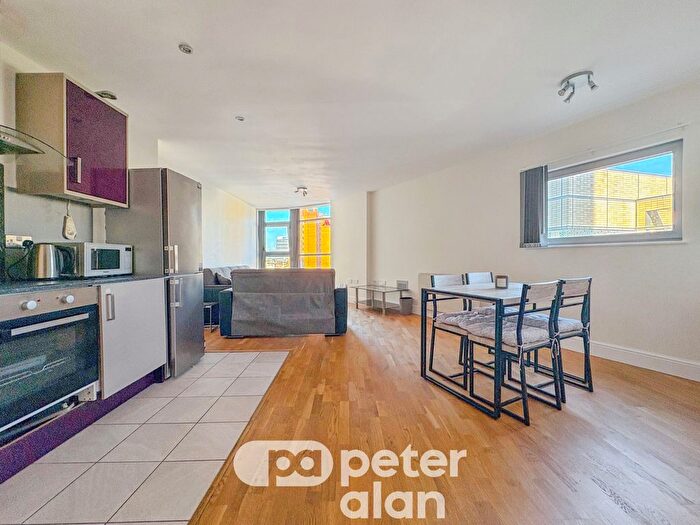 2 Bedroom Flat To Rent In Bute Terrace, Cardiff City Centre, Cardiff, CF10