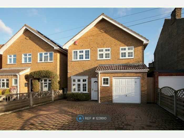 4 Bedroom Detached House To Rent In Ashford, Ashford TW15