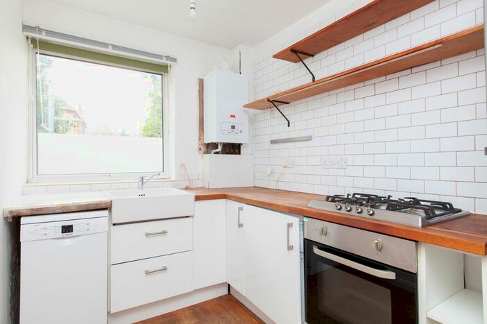 2 Bedroom Flat To Rent In Arbor Court, London, N16