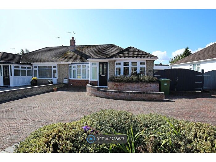 3 Bedroom Bungalow To Rent In Highclere Avenue, Swindon, SN3