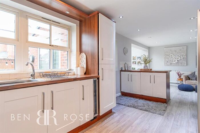 6 Bedroom Detached House For Sale In Birkdale Close, Euxton, Chorley, PR7