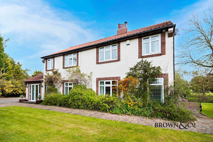 3 Bedroom Detached House For Sale In Kingshaugh Farm Cottage, Lincoln Road, East Markham, NG22