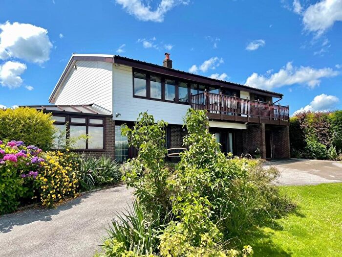 4 Bedroom Detached House For Sale In Penycoedcae Road, Penycoedcae, Pontypridd, CF37