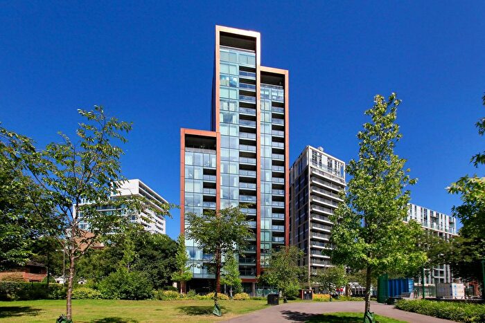 1 Bedroom Flat For Sale In Bronze Building, Buckhold Road, SW18