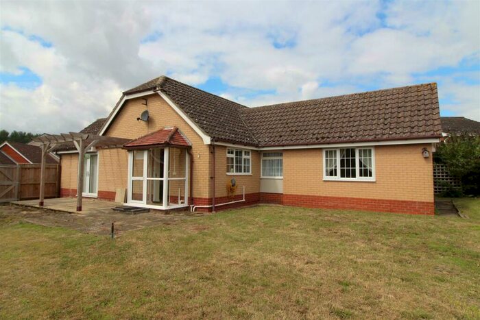 3 Bedroom Detached Bungalow For Sale In Abbeyfields, Haughley, Stowmarket, IP14