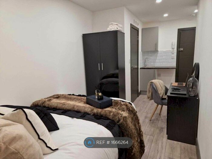 Studio To Rent In Guy Road, Wallington, SM6