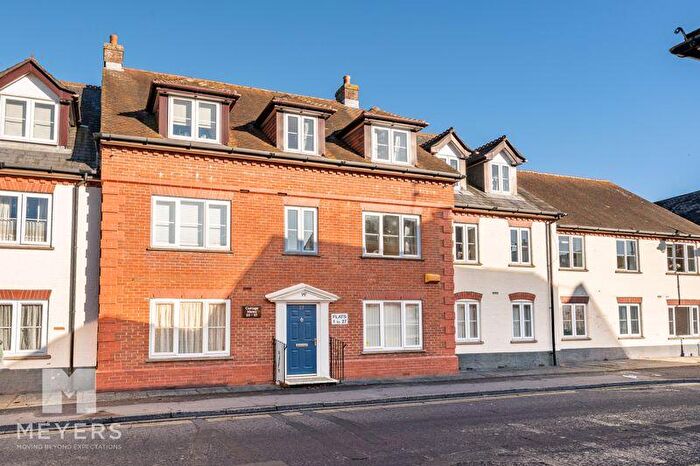 1 Bedroom Flat For Sale In Cottage Mews, Christchurch Road, Ringwood, BH24