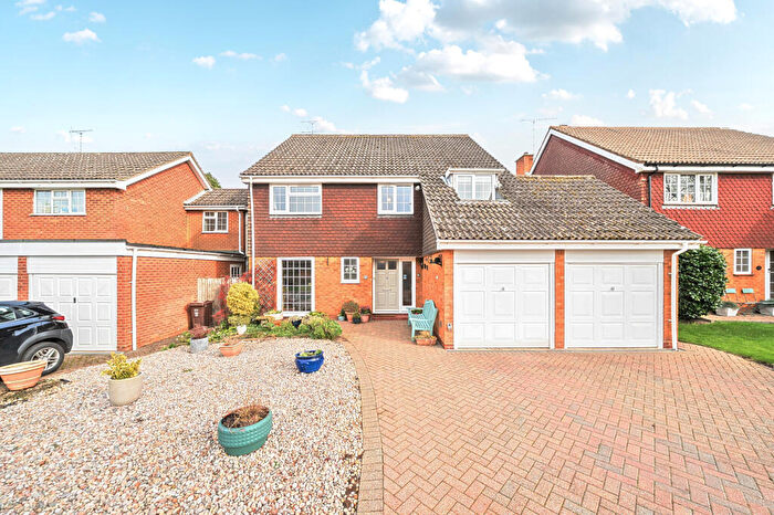 4 Bedroom Detached House For Sale In Falconers Field, Harpenden, AL5