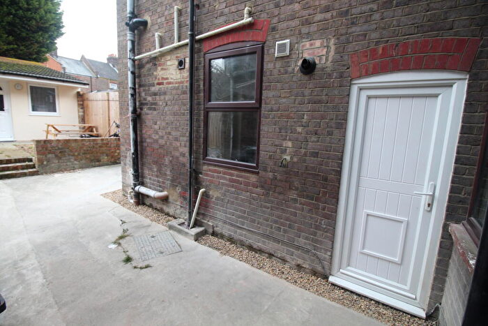 1 Bedroom Flat To Rent In Granville Road, Luton, LU1
