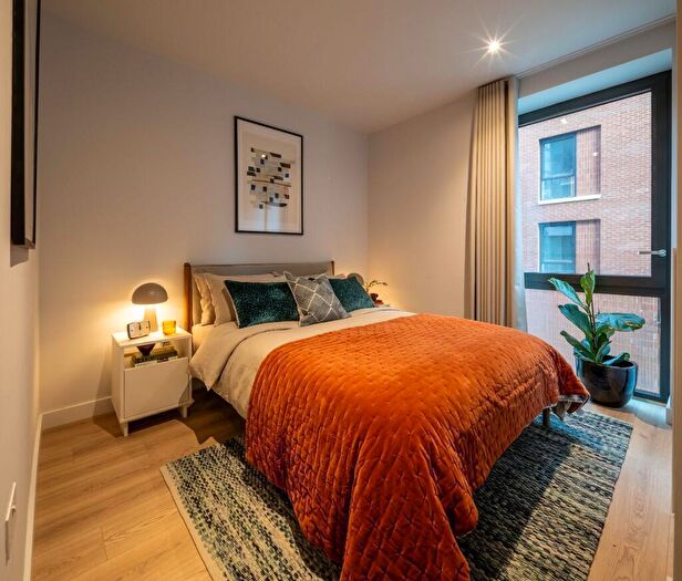 3 Bedroom Flat To Rent In The Maple, Brent Cross Town, NW2