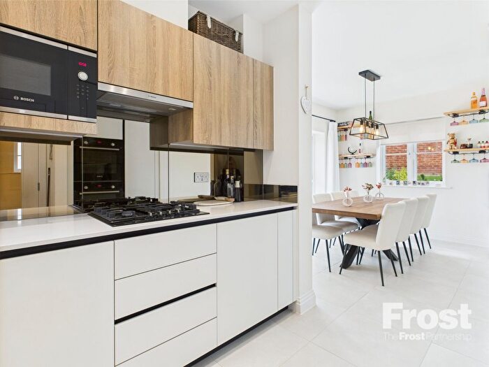 4 Bedroom Detached House To Rent In Field Maple Gardens, High Wycombe, Buckinghamshire, HP10