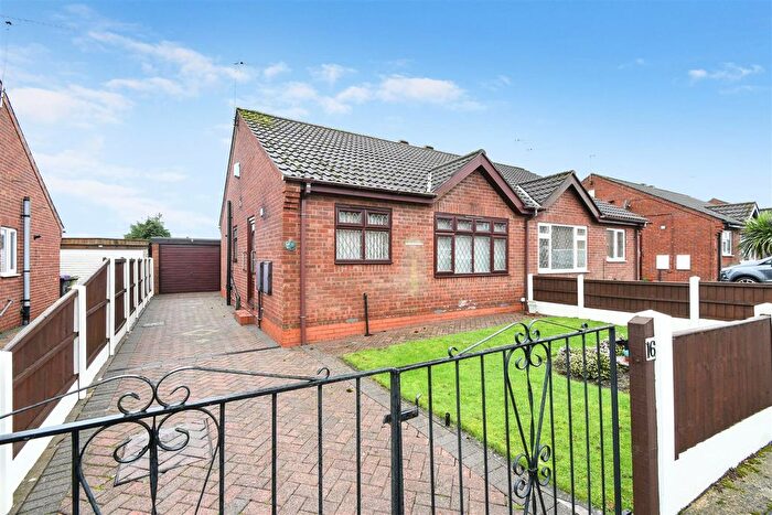 2 Bedroom Semi Detached Bungalow For Sale In Pingle Close, Gainsborough, DN21