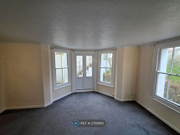 2 Bedroom Flat To Rent In Granville Road, Eastbourne, BN20