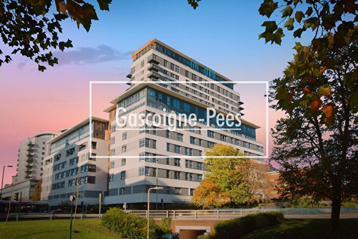 2 Bedroom Flat To Rent In Alencon Link, Basingstoke, RG21