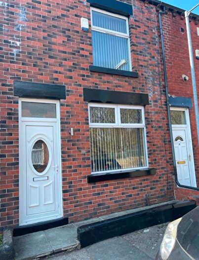 2 Bedroom Terraced House To Rent In Gilnow Grove, Bolton, BL1